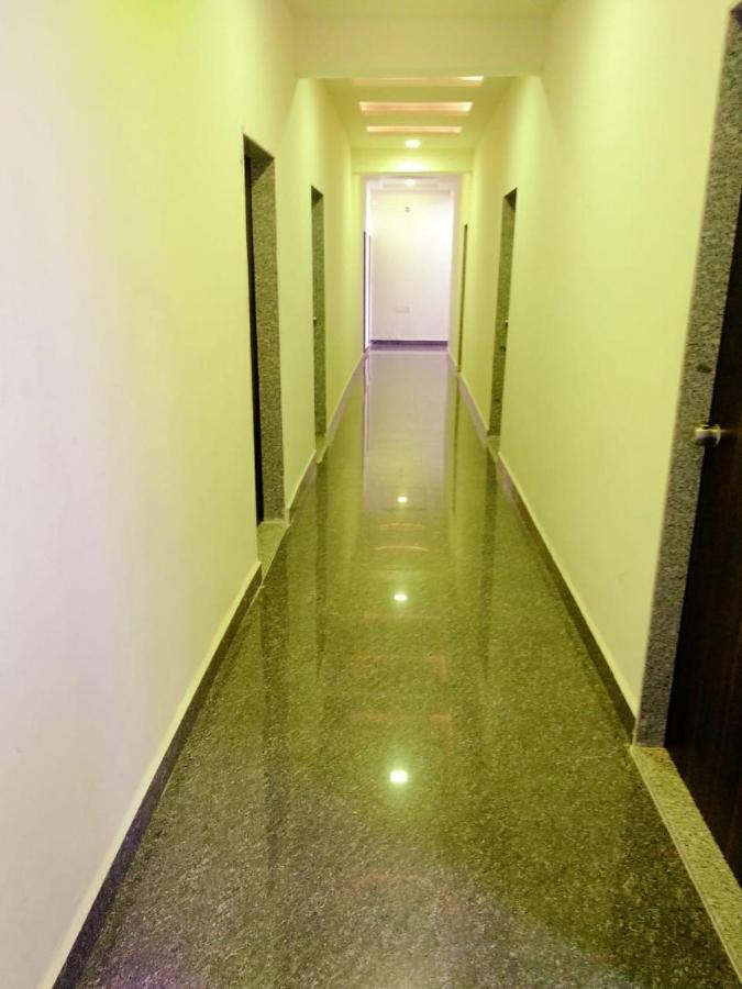 Hotel-The Safar Ahmedabad Exteriör bild