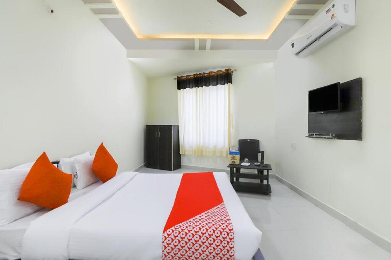 Hotel-The Safar Ahmedabad Exteriör bild
