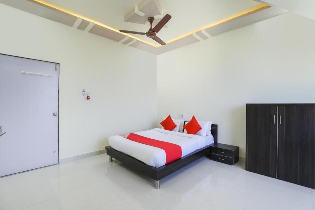 Hotel-The Safar Ahmedabad Exteriör bild