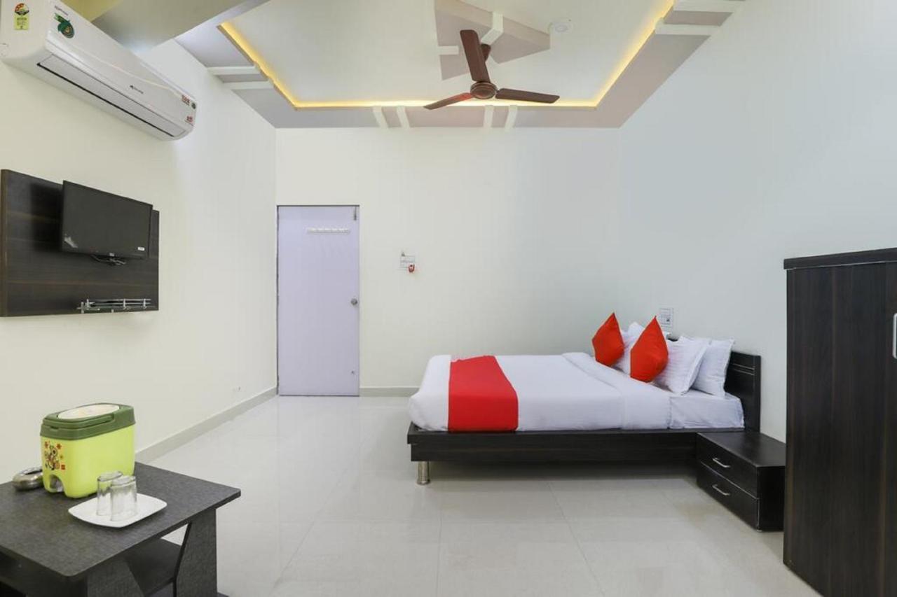 Hotel-The Safar Ahmedabad Exteriör bild