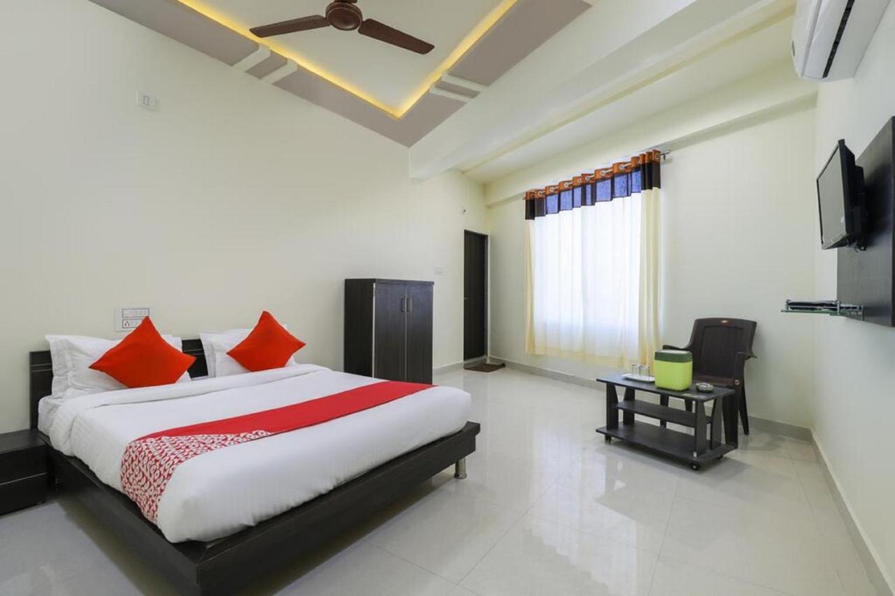 Hotel-The Safar Ahmedabad Exteriör bild